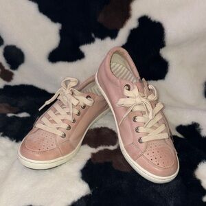 Taos Footwear Blush Pink Women's Sneakers